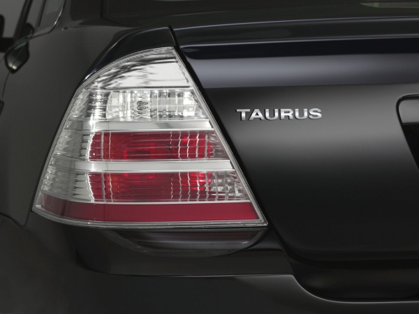 Ford Taurus фото