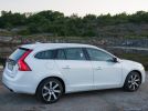 В России начали продавать гибридный Volvo V60 - фотография 1
